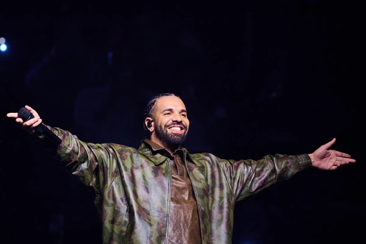 Drake Prays For Gaza On New Song Premiered During 'FOMO' Film Stream
